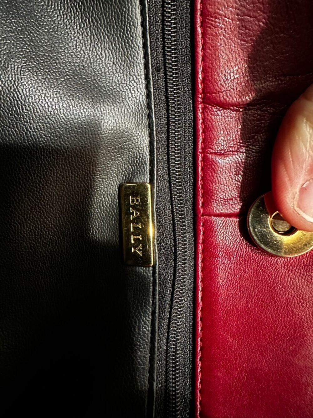 Vintage Bally Quilted Lambskin Tote Red Leather Gold Chain Italy 80s - Picture 14 of 15